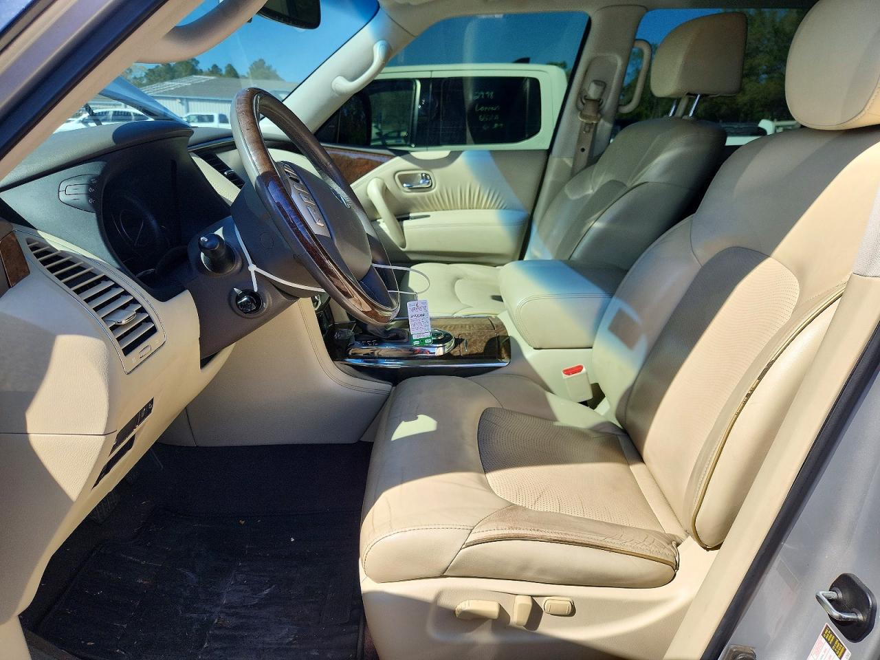 2017 INFINITI QX80 BASE photo 7