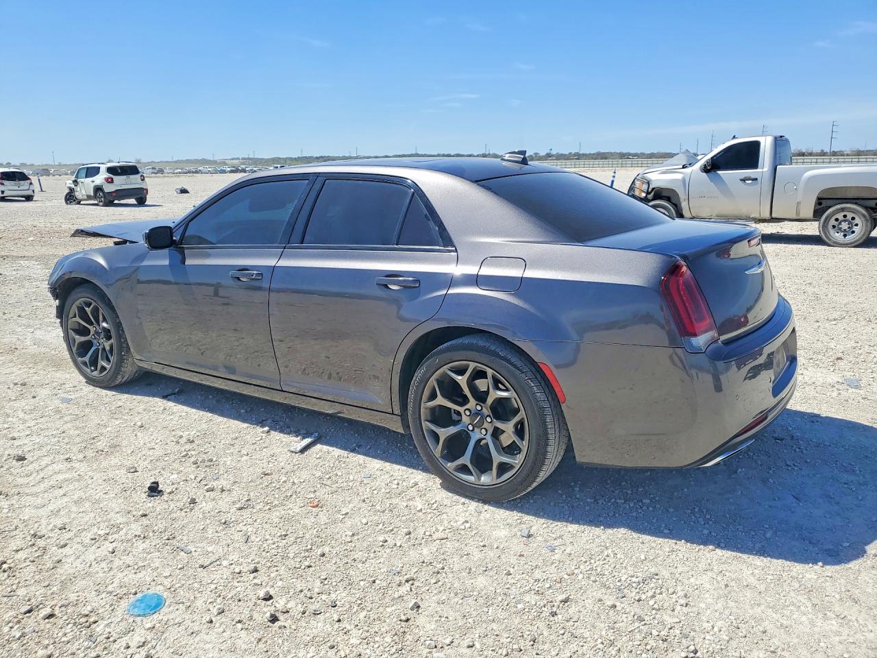 2015 CHRYSLER 300 S photo 2