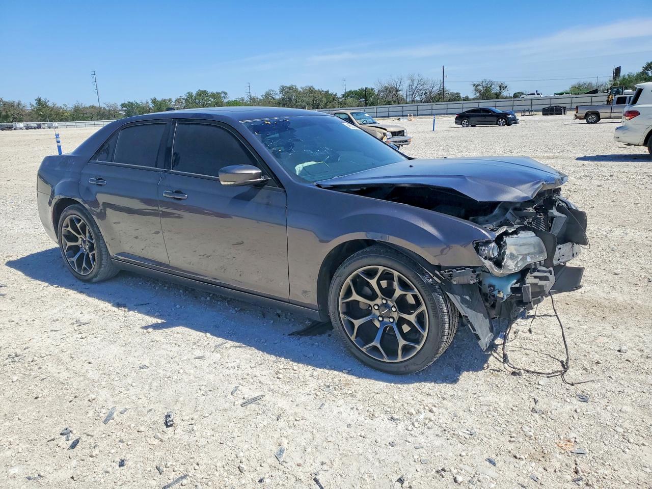 2015 CHRYSLER 300 S photo 4