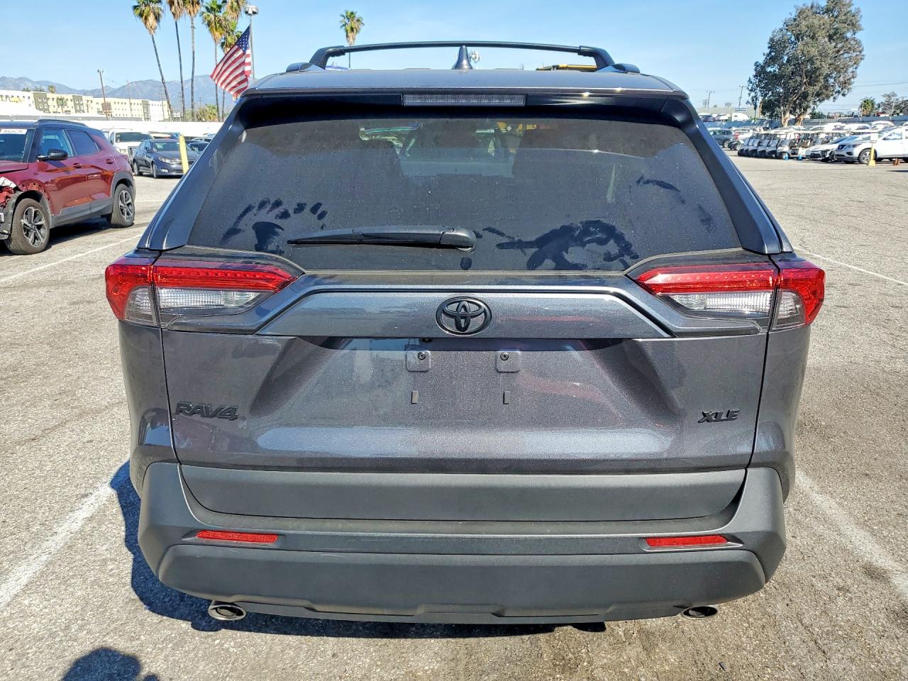 2025 TOYOTA RAV4 XLE photo 11