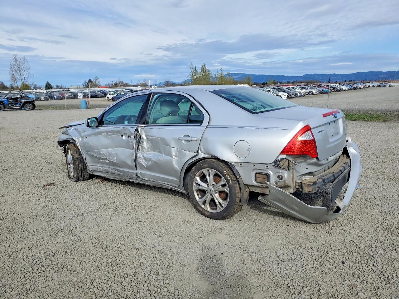 2012 FORD FUSION SE photo 2