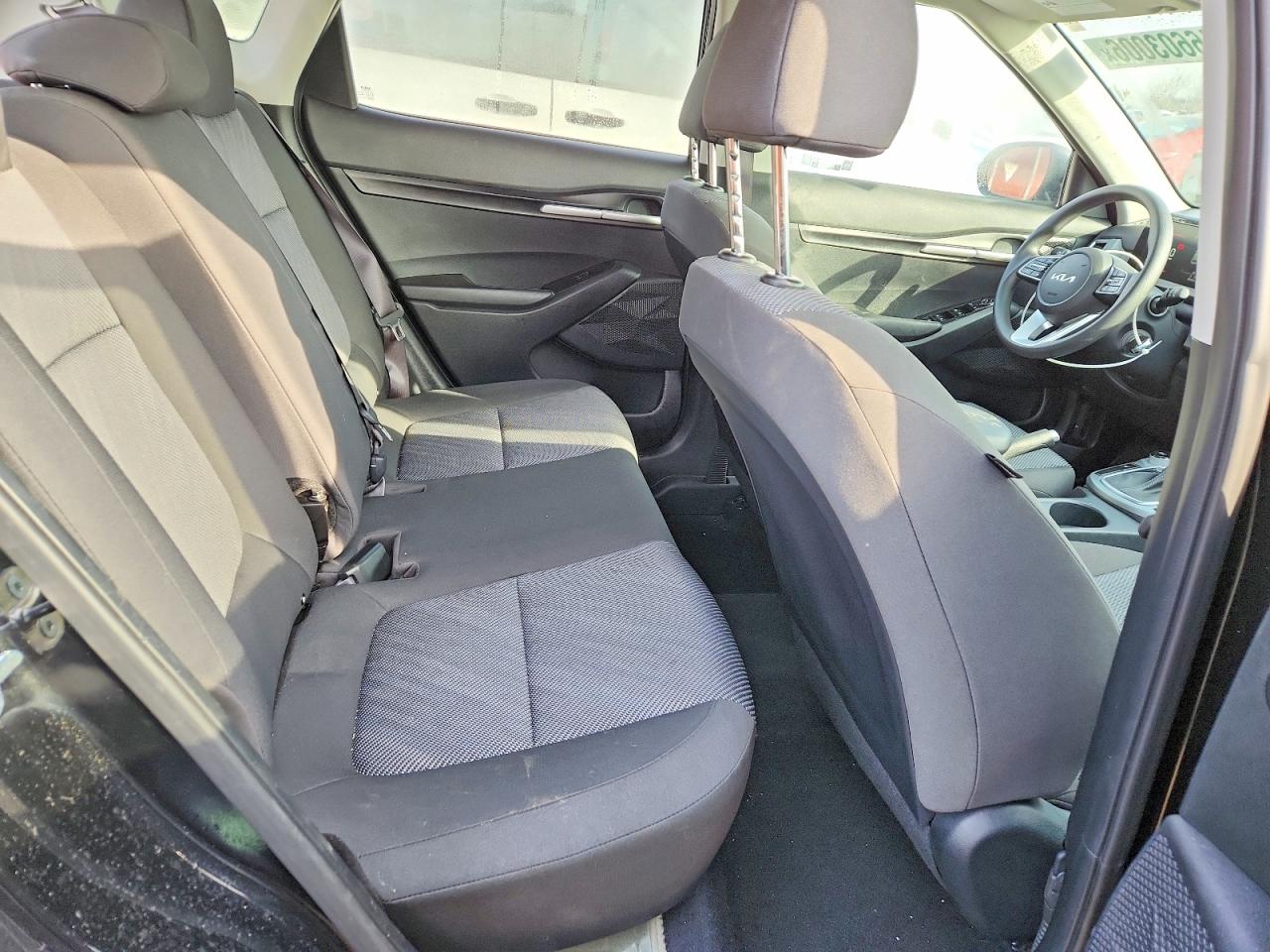 2025 KIA SELTOS photo 11