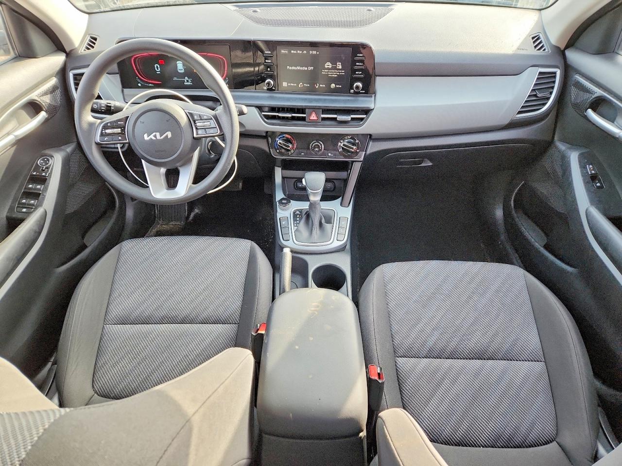 2025 KIA SELTOS photo 8