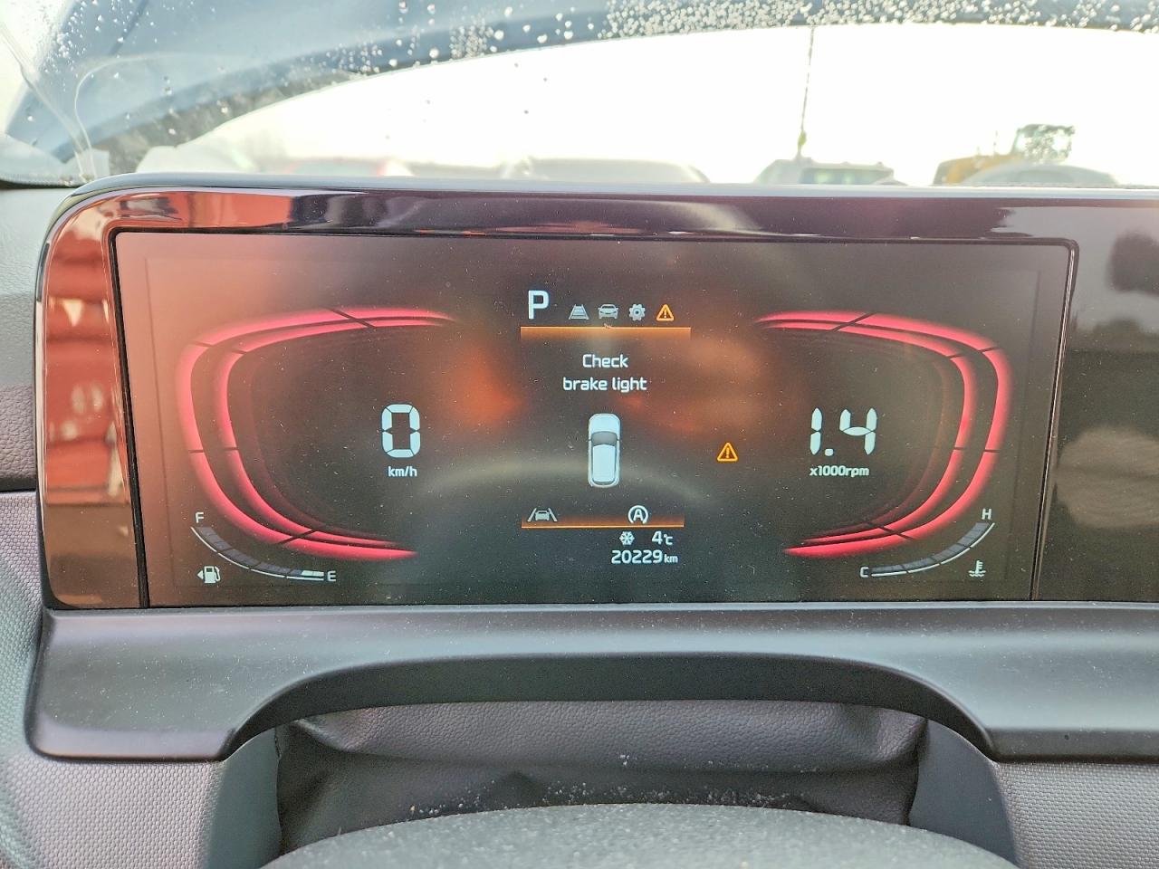 2025 KIA SELTOS photo 9