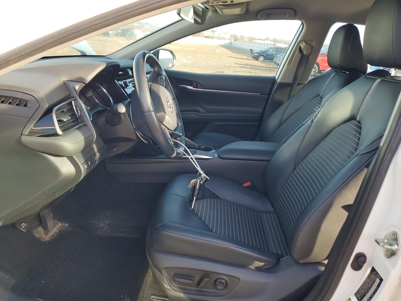 2020 TOYOTA CAMRY SE photo 7