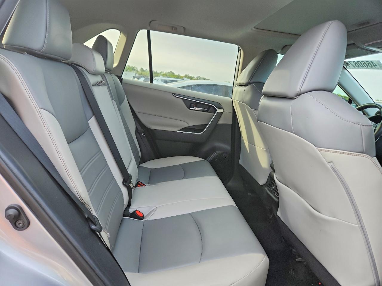 2021 TOYOTA RAV4 XLE PREMIUM photo 21