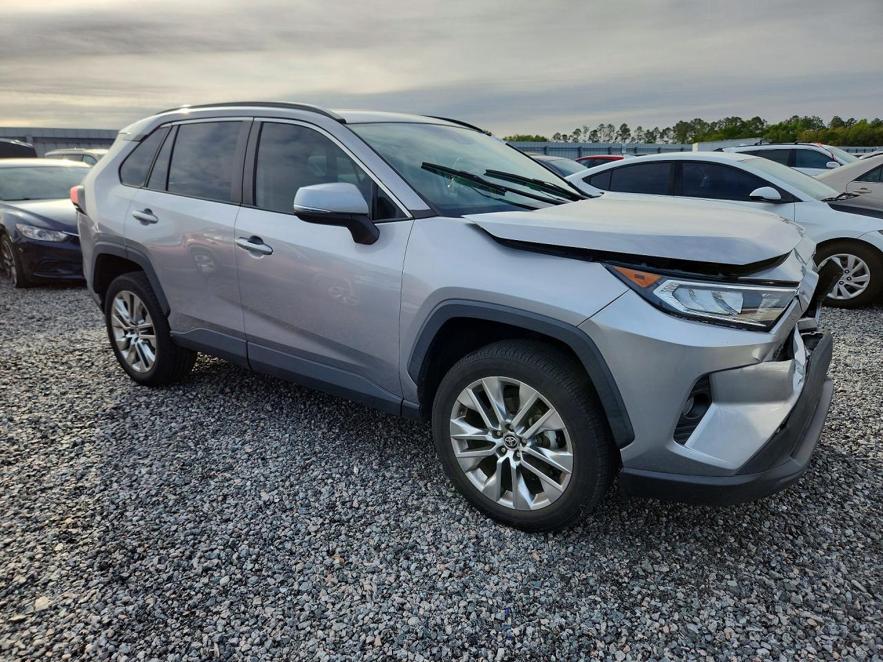 2021 TOYOTA RAV4 XLE PREMIUM photo 7