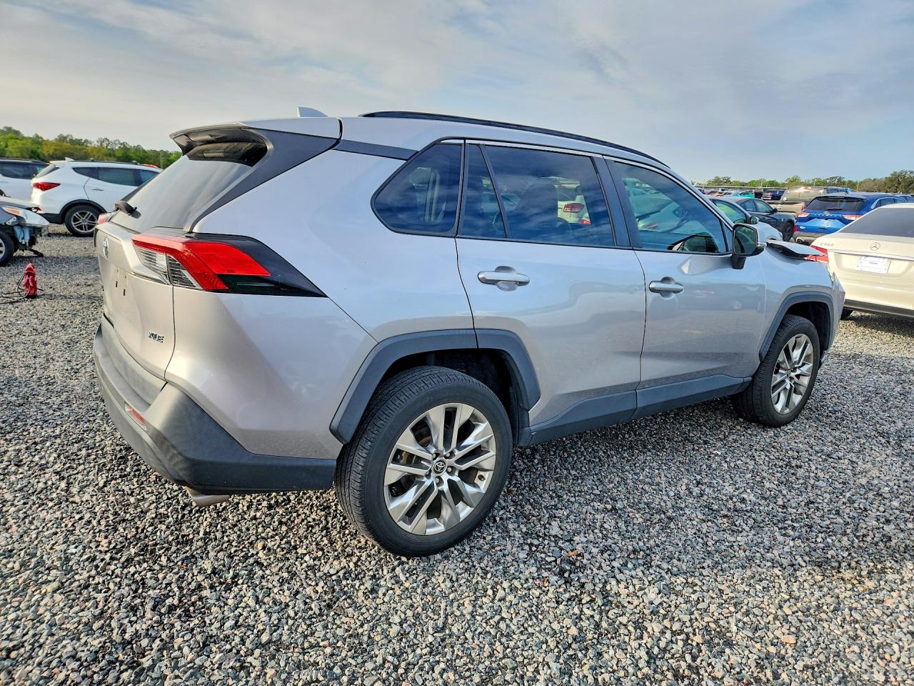 2021 TOYOTA RAV4 XLE PREMIUM photo 5