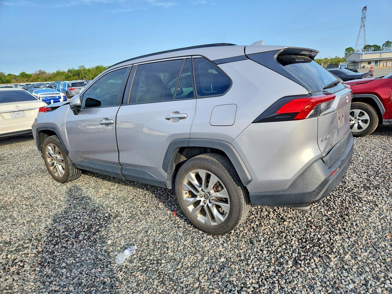 2021 TOYOTA RAV4 XLE PREMIUM photo 3