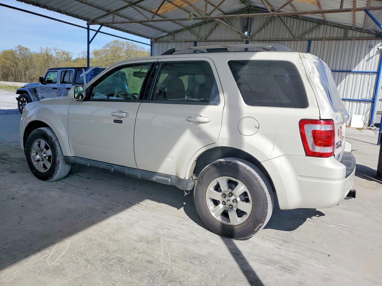2010 FORD ESCAPE LIMITED photo 2