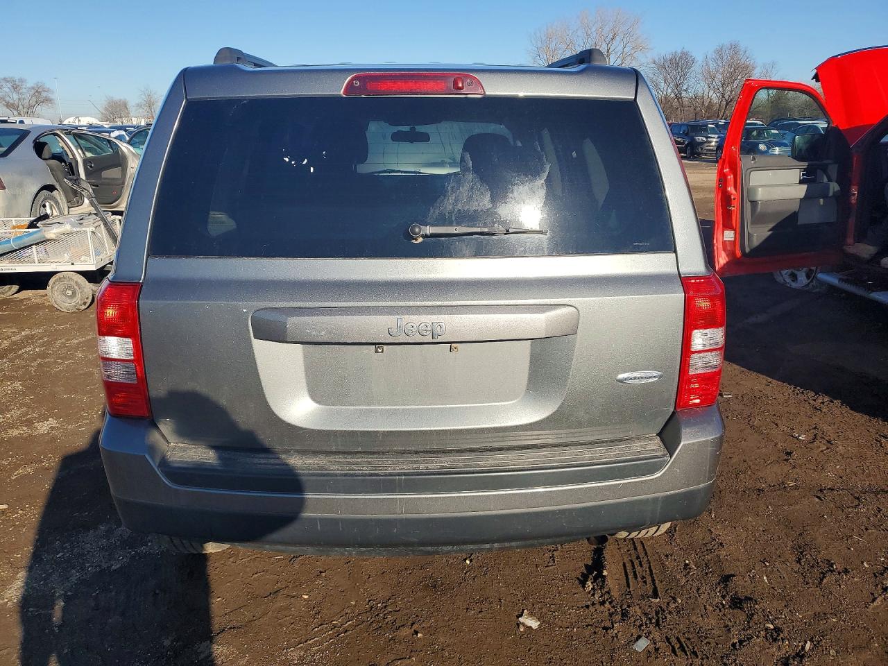 2012 JEEP PATRIOT LATITUDE photo 6
