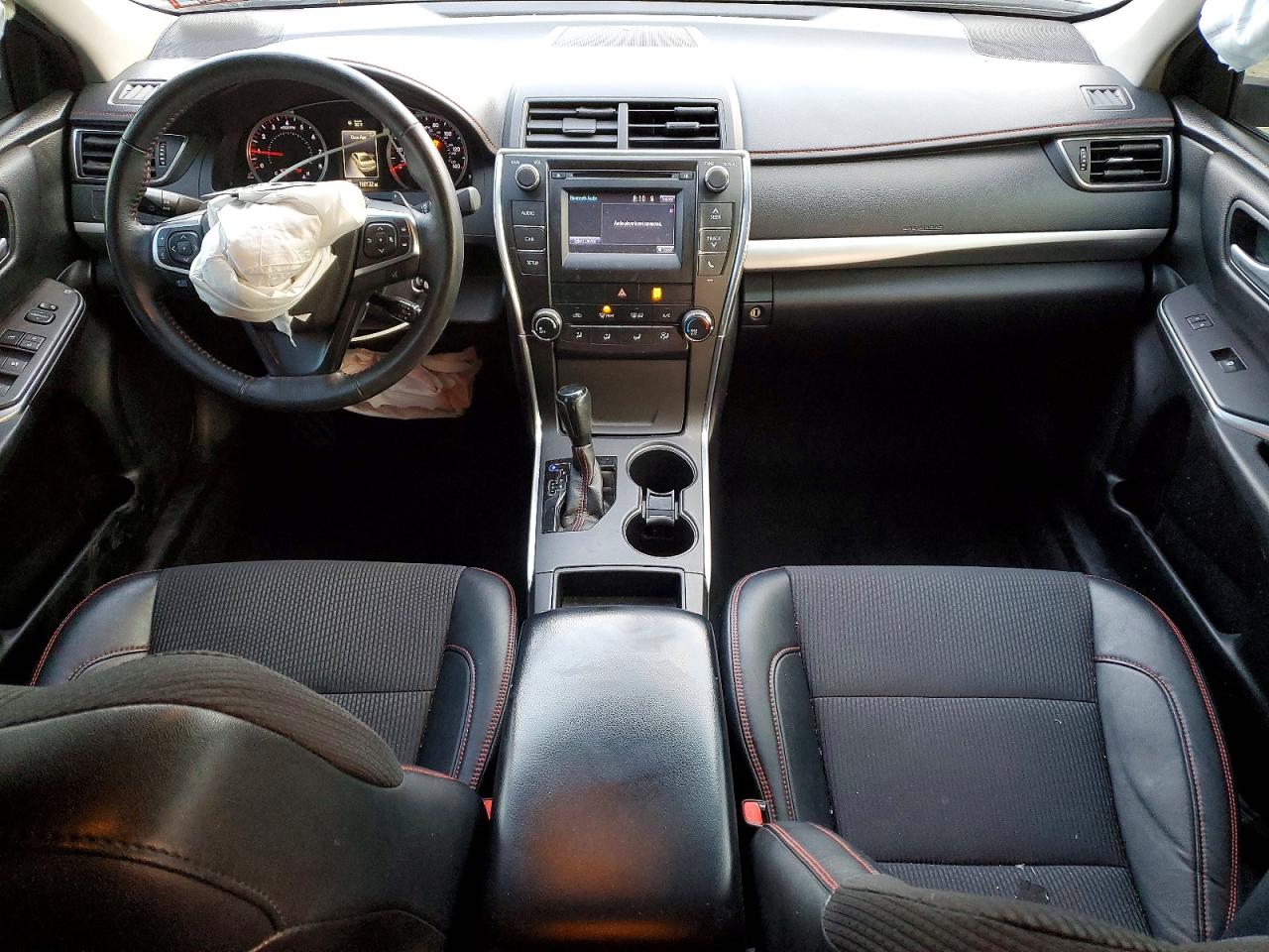 2017 TOYOTA CAMRY SE photo 8