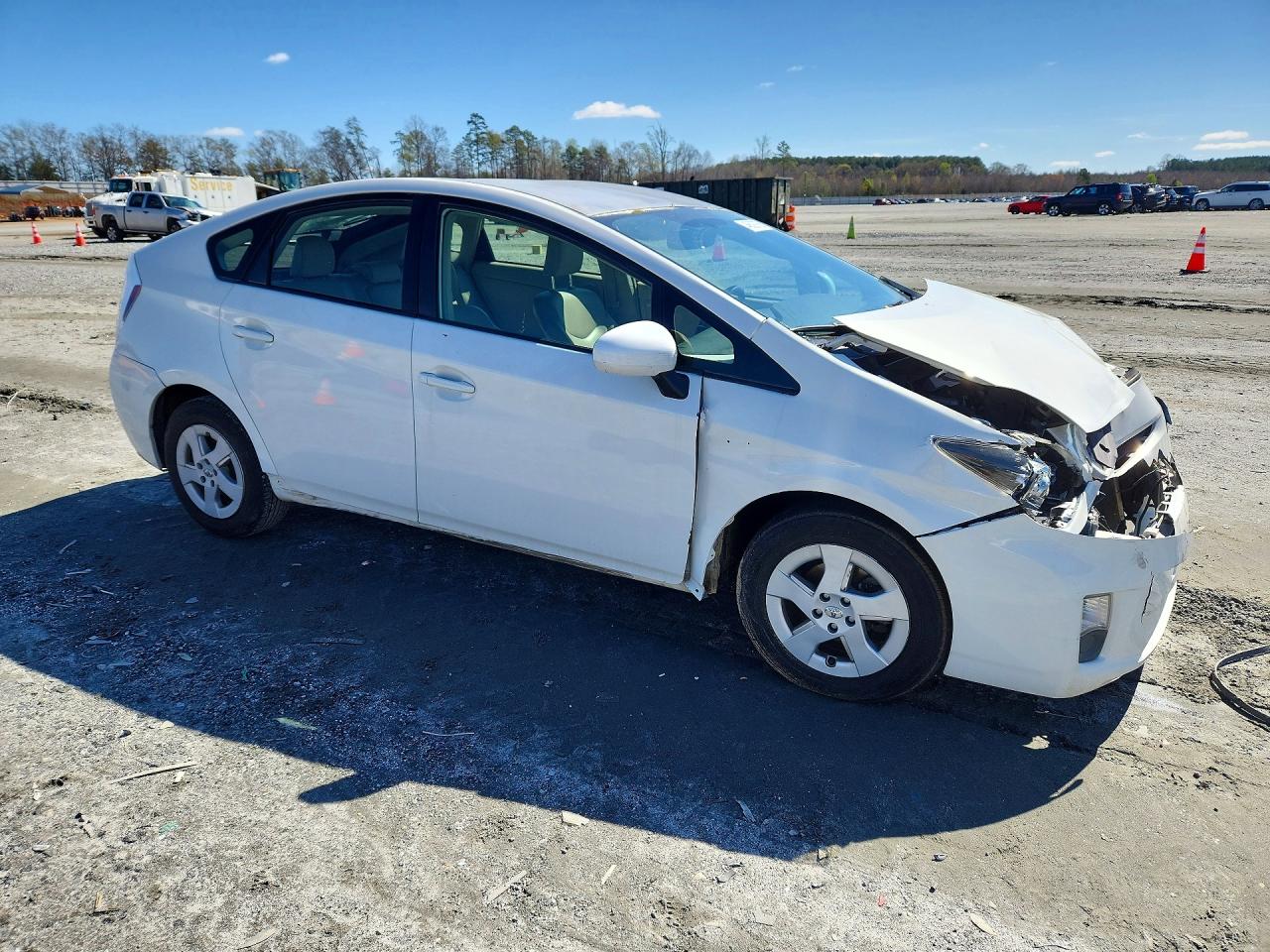 2011 TOYOTA PRIUS FOUR photo 10