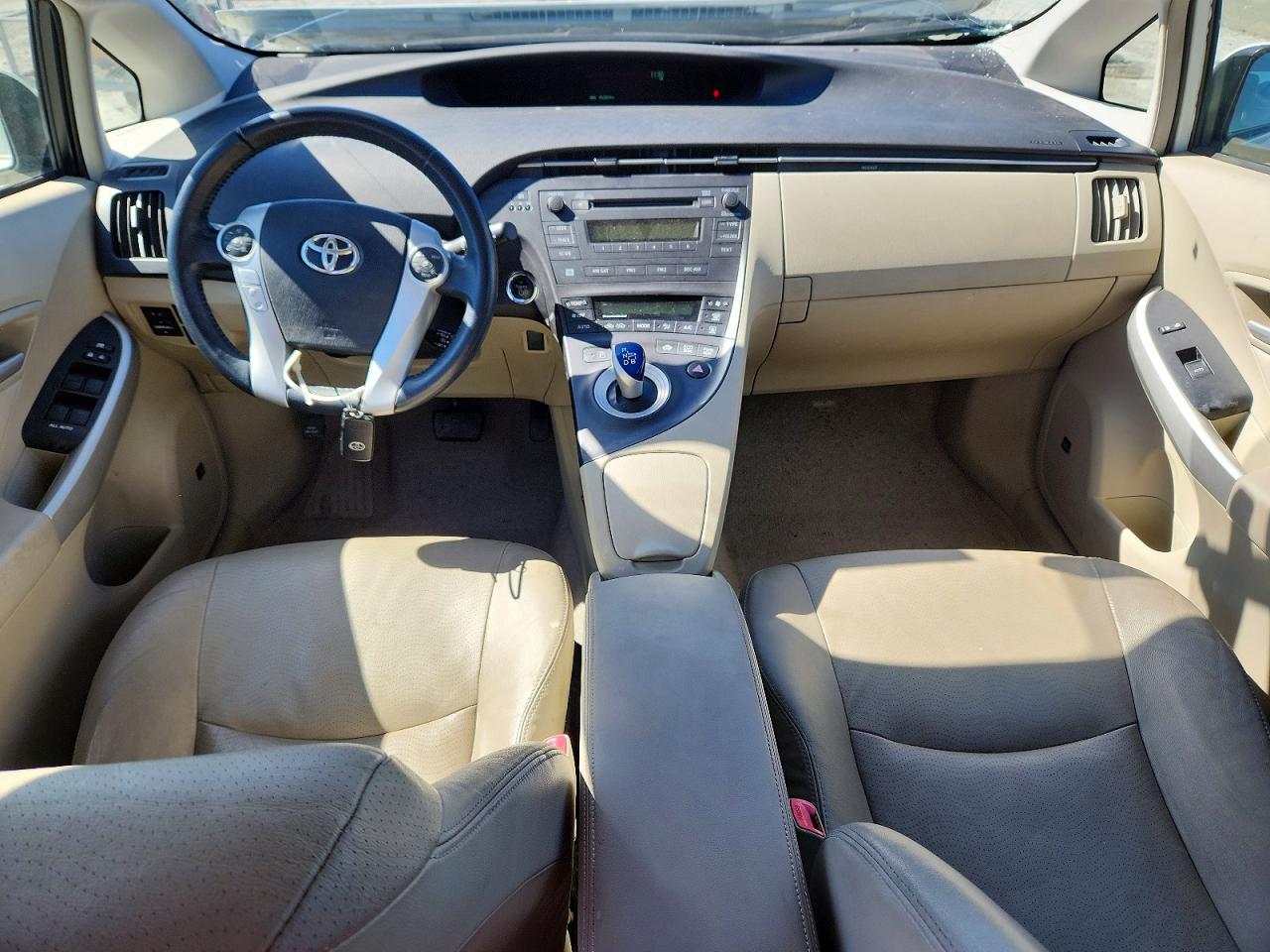 2011 TOYOTA PRIUS FOUR photo 22