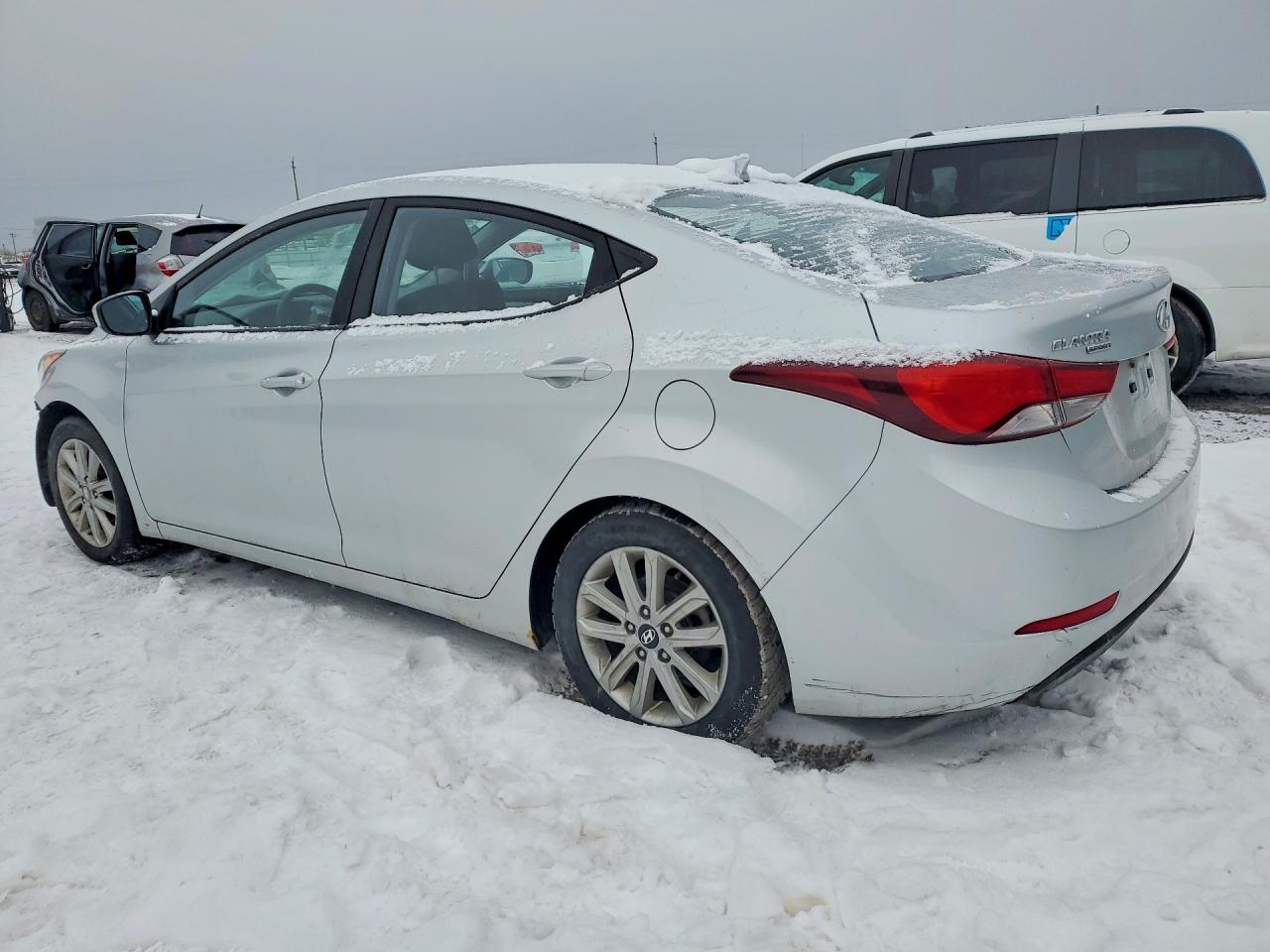 2016 HYUNDAI ELANTRA SE photo 2