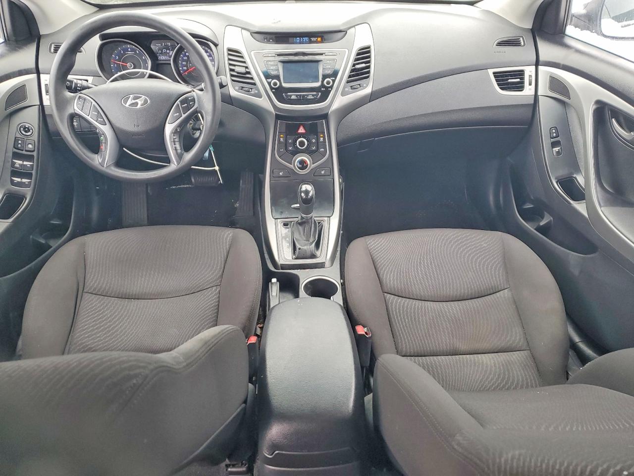 2016 HYUNDAI ELANTRA SE photo 8