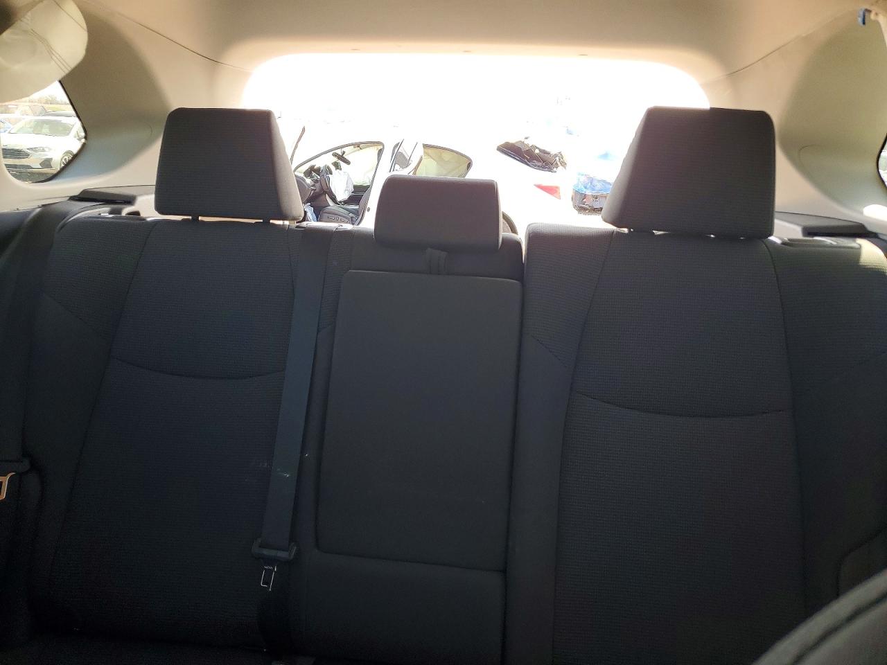 2021 TOYOTA RAV4 LE photo 19