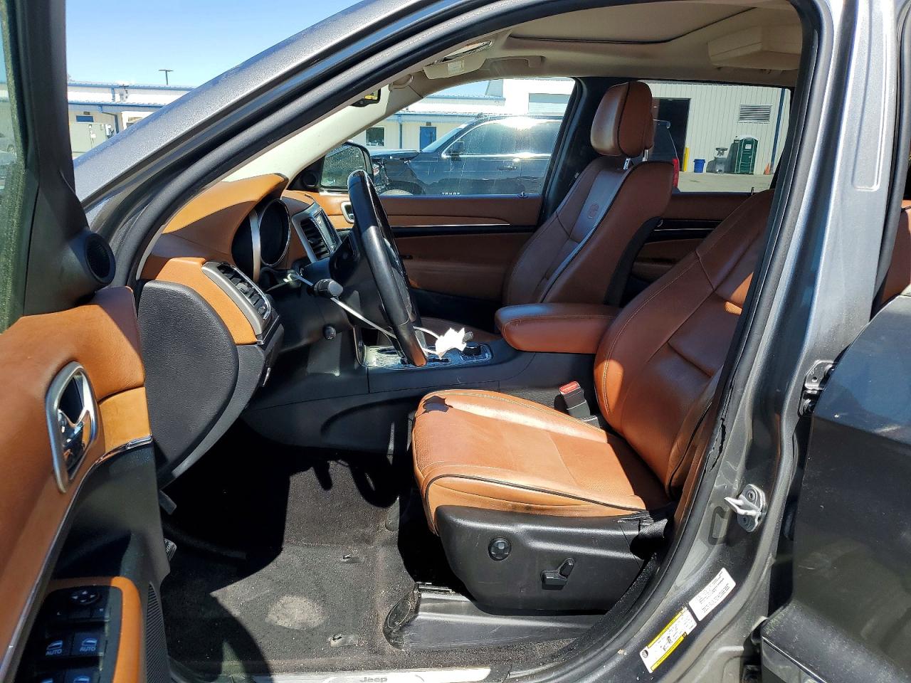 2011 JEEP GRAND CHEROKEE OVERLAND photo 19