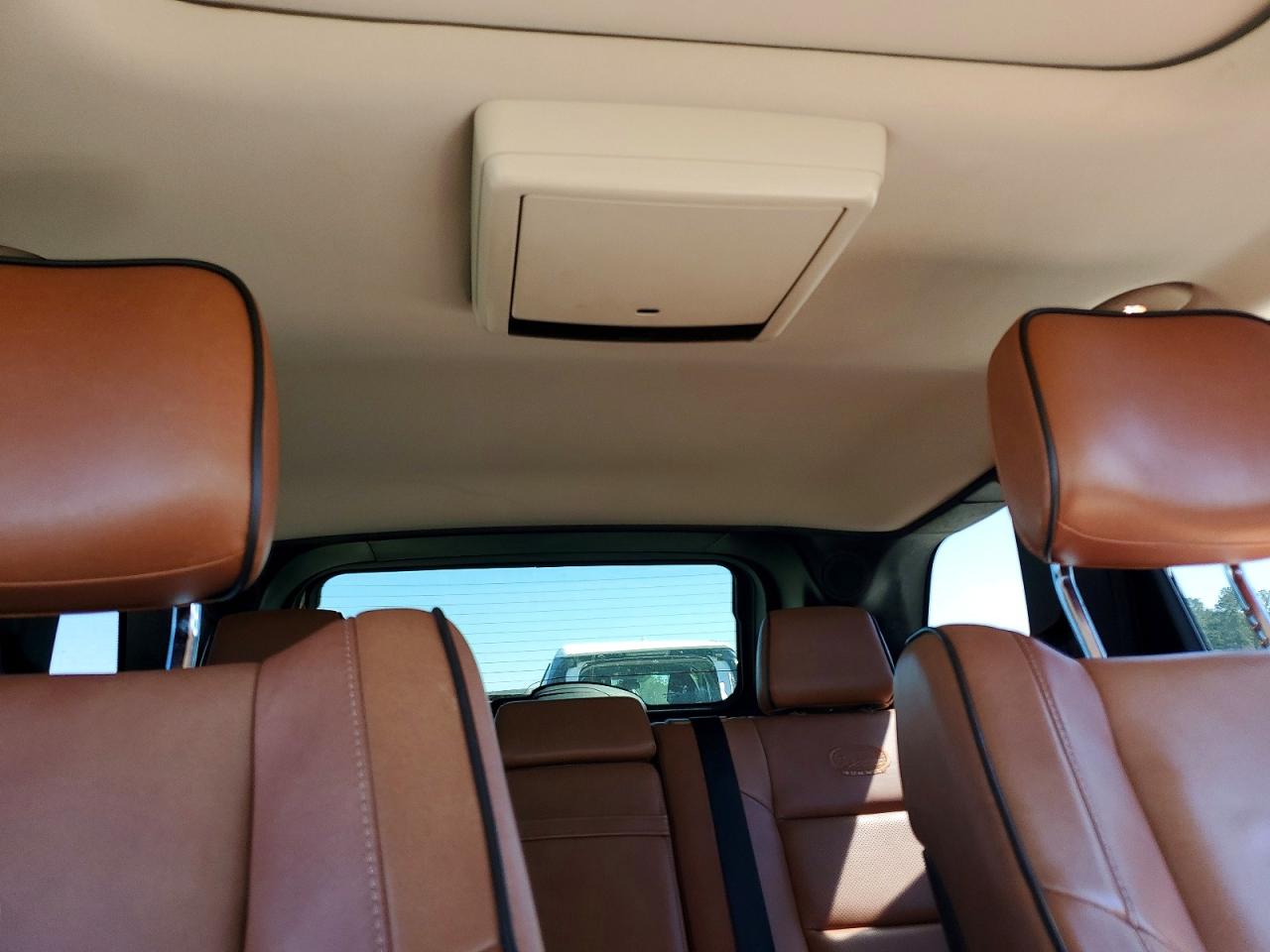 2011 JEEP GRAND CHEROKEE OVERLAND photo 28