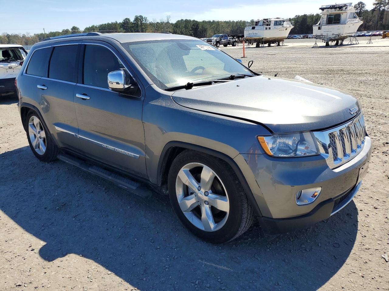 2011 JEEP GRAND CHEROKEE OVERLAND photo 10
