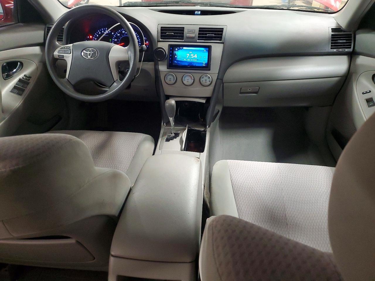 2011 TOYOTA CAMRY LE photo 15