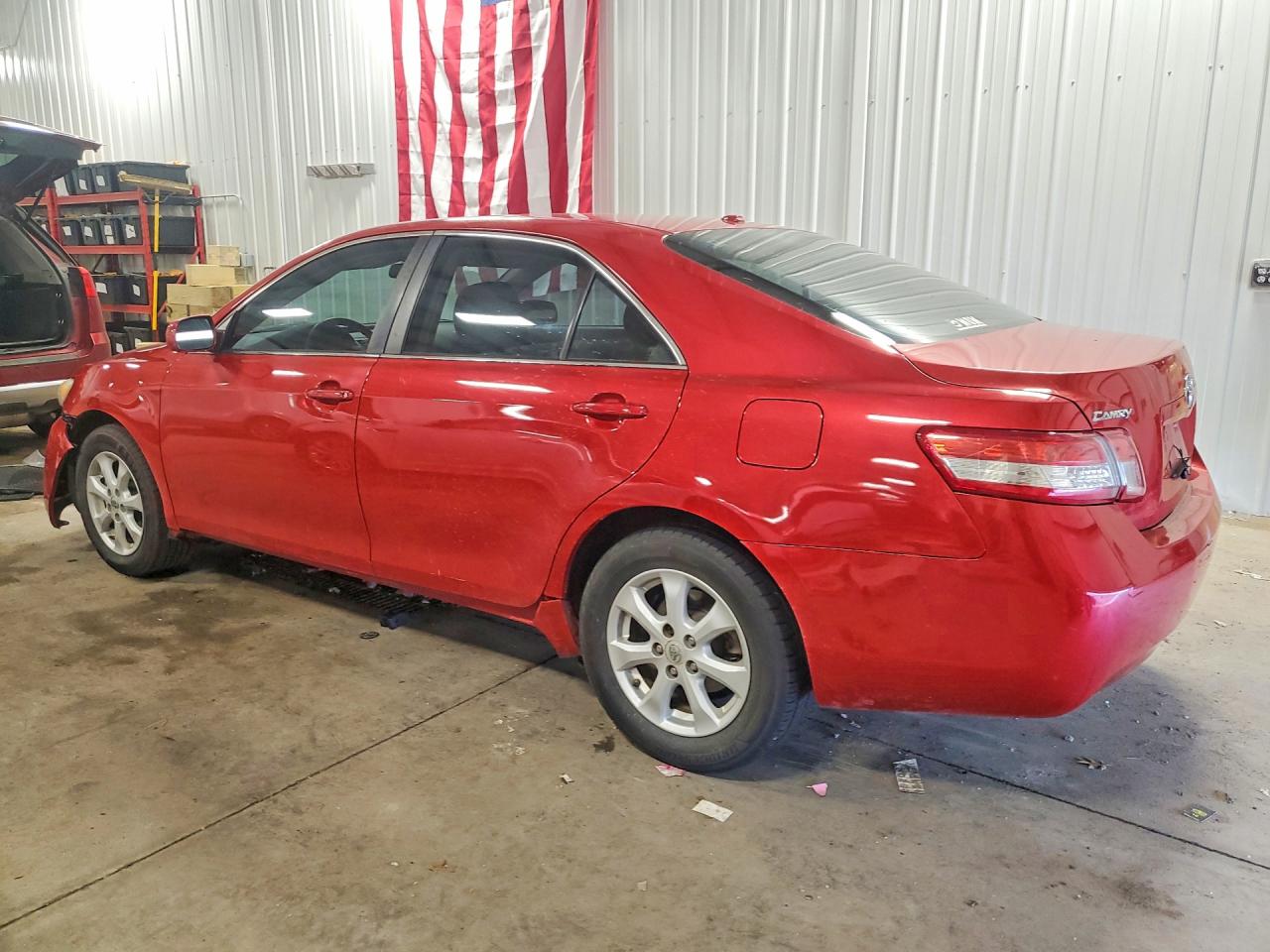 2011 TOYOTA CAMRY LE photo 3