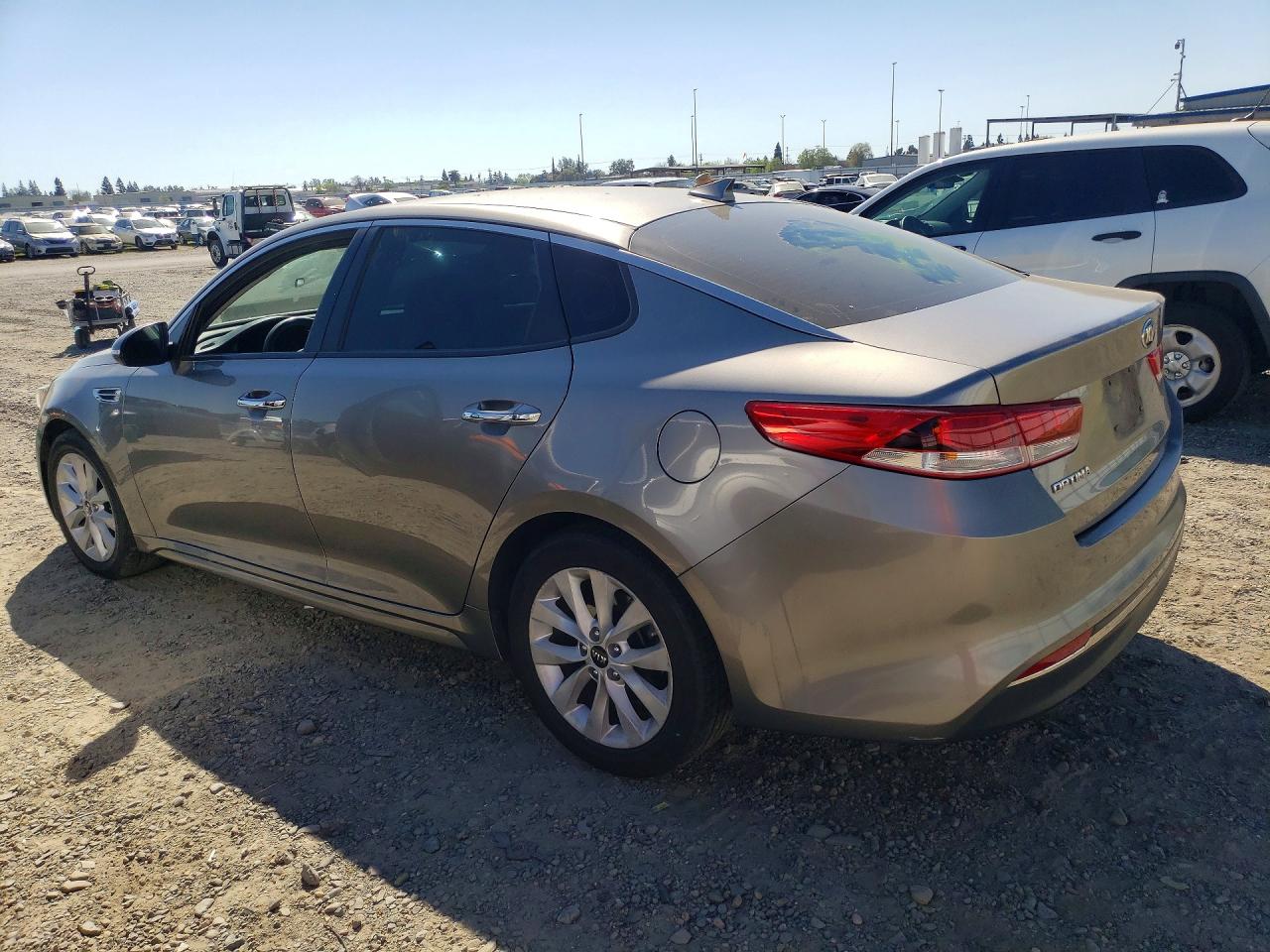 2016 KIA OPTIMA LX photo 4