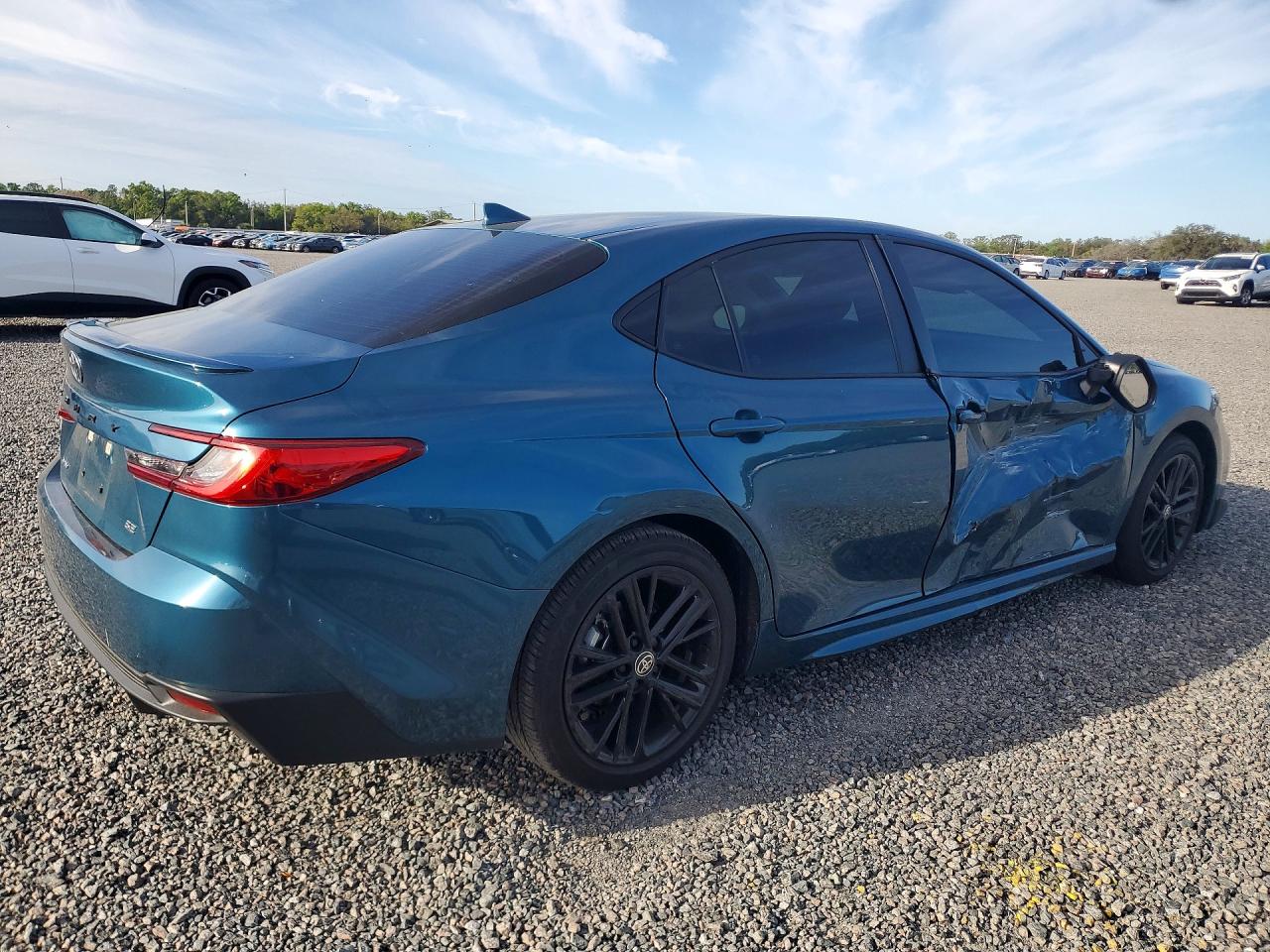 2025 TOYOTA CAMRY SE photo 5