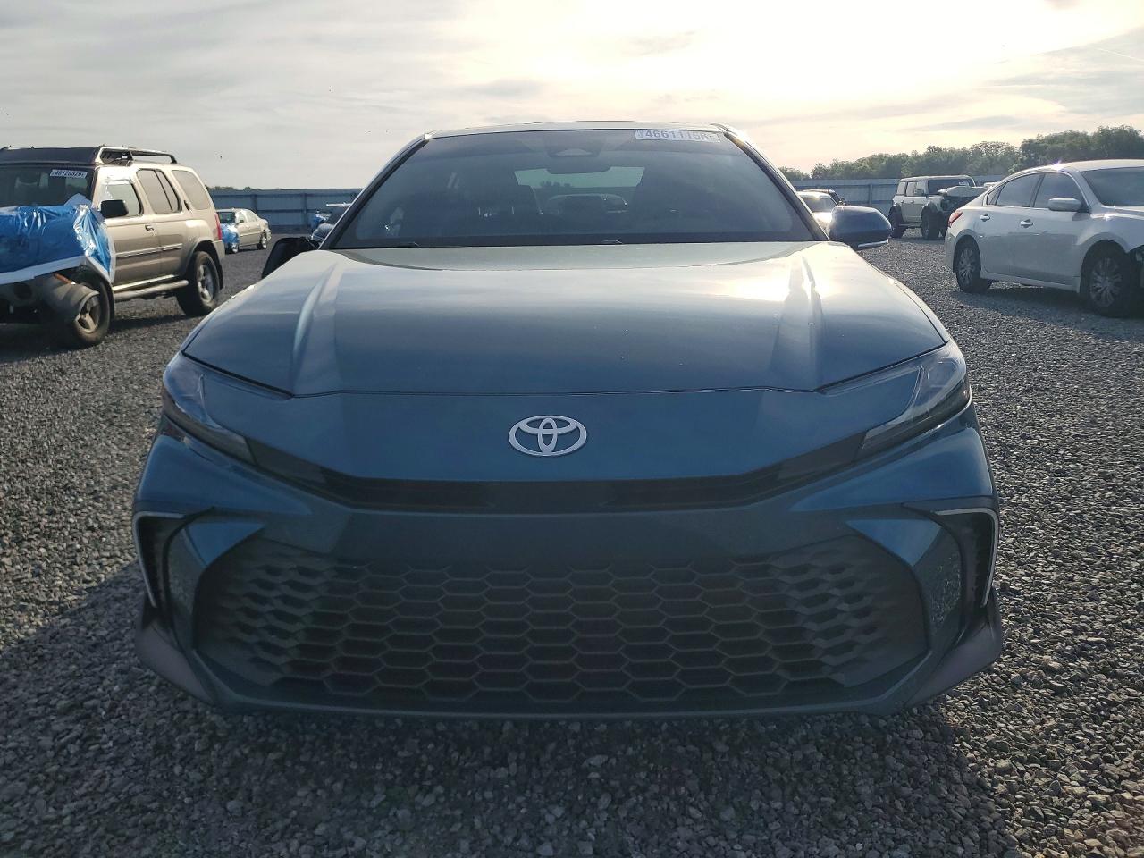 2025 TOYOTA CAMRY SE photo 9