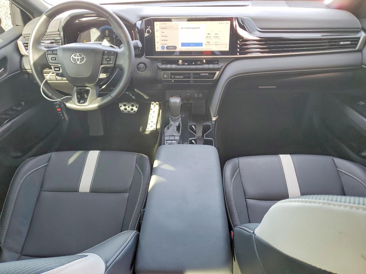 2025 TOYOTA CAMRY SE photo 15