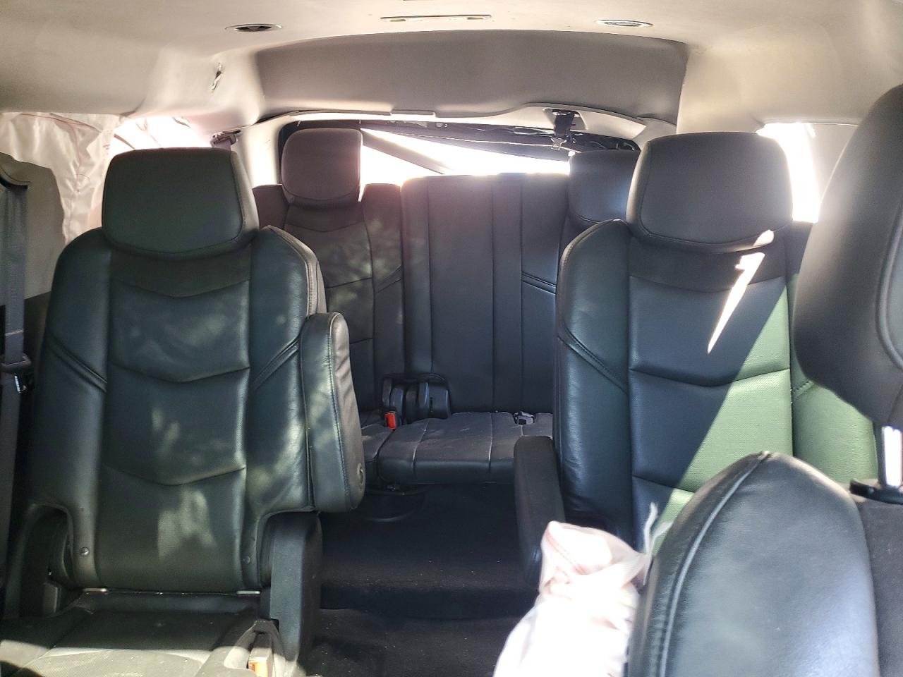 2016 CADILLAC ESCALADE LUXURY photo 28