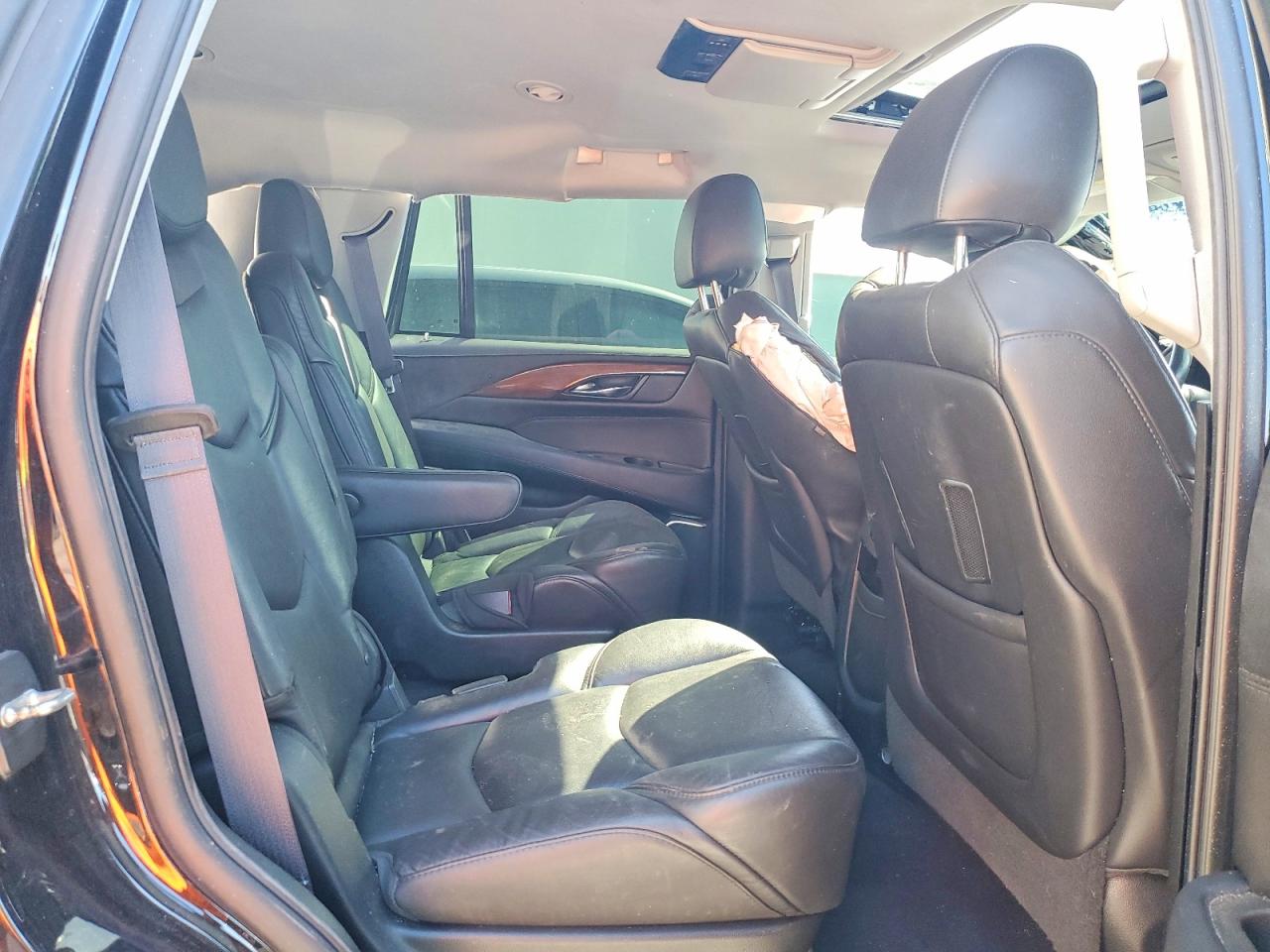 2016 CADILLAC ESCALADE LUXURY photo 31