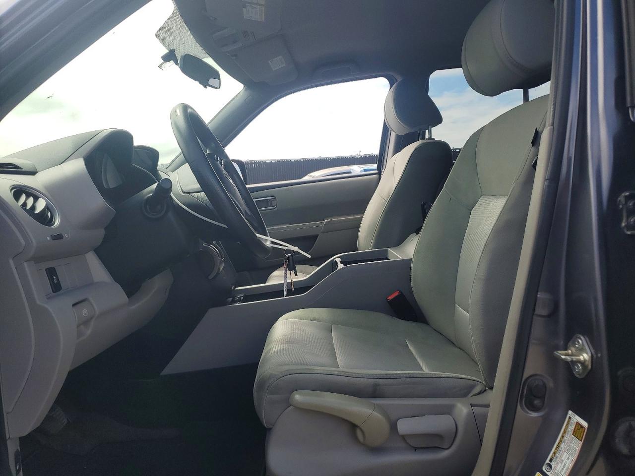 2015 HONDA PILOT LX photo 19
