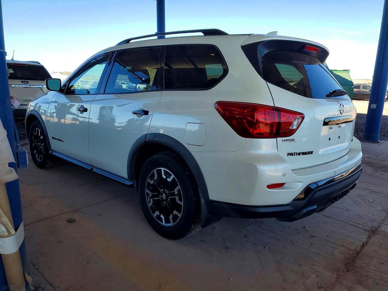 2020 NISSAN PATHFINDER SV photo 2