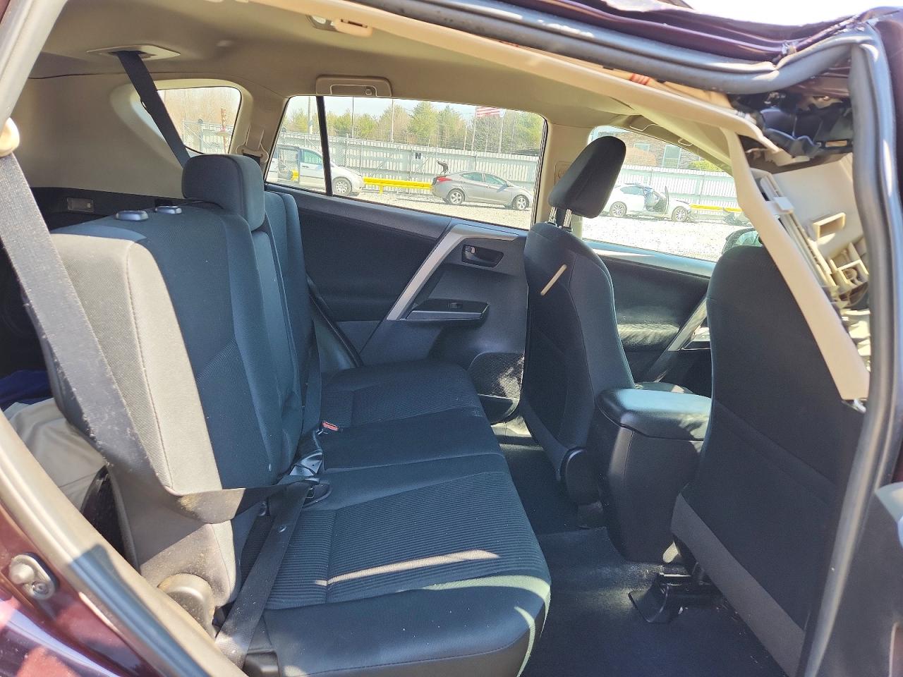 2018 TOYOTA RAV4 LE photo 21
