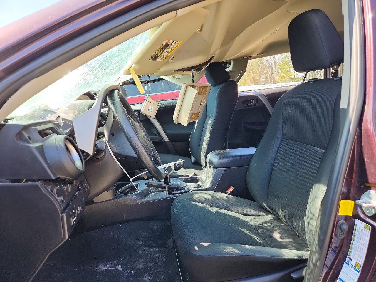 2018 TOYOTA RAV4 LE photo 13