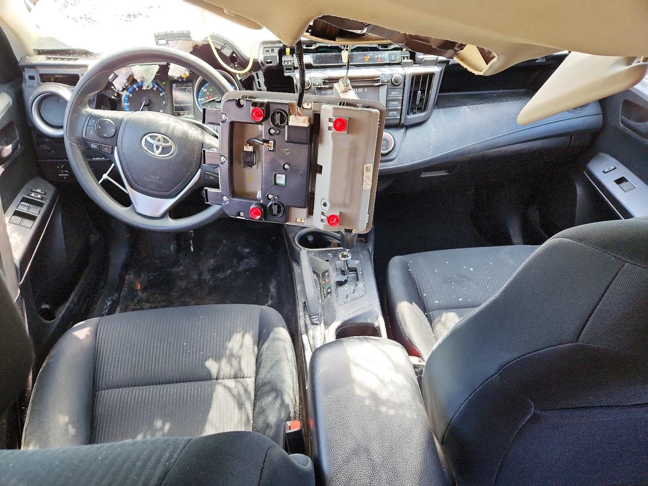 2018 TOYOTA RAV4 LE photo 15