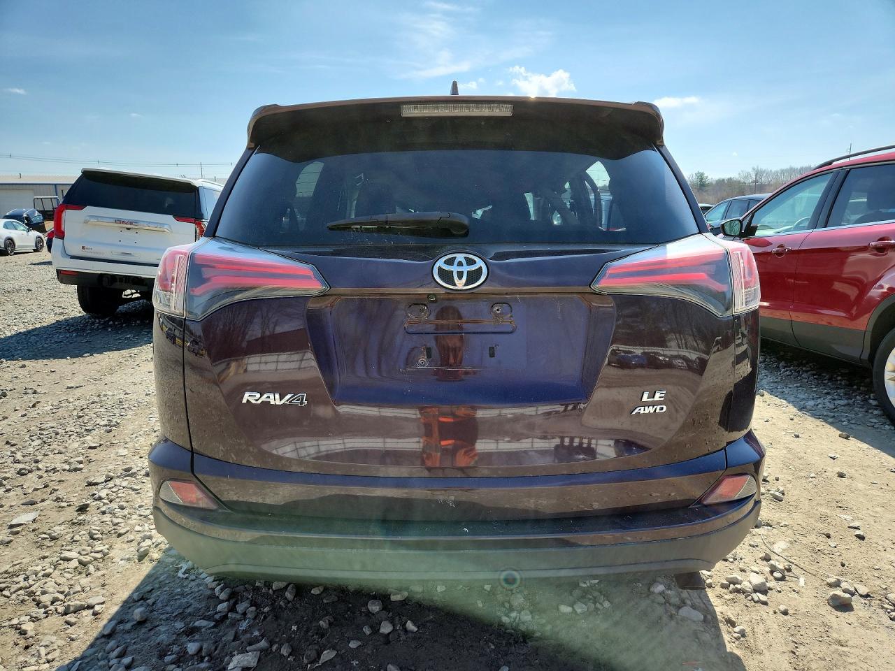 2018 TOYOTA RAV4 LE photo 11