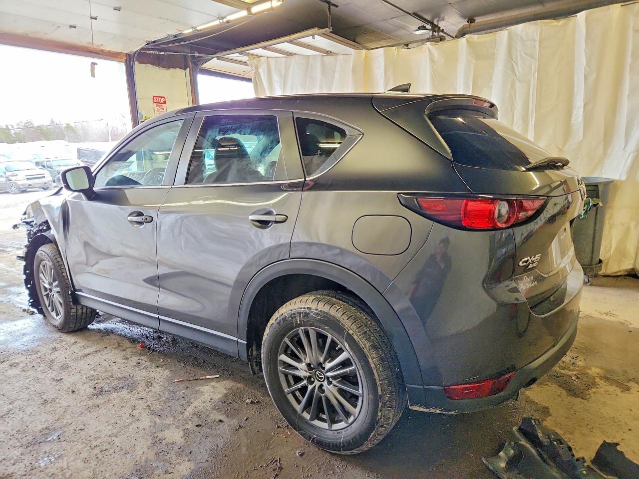 2017 MAZDA CX-5 TOURING photo 2
