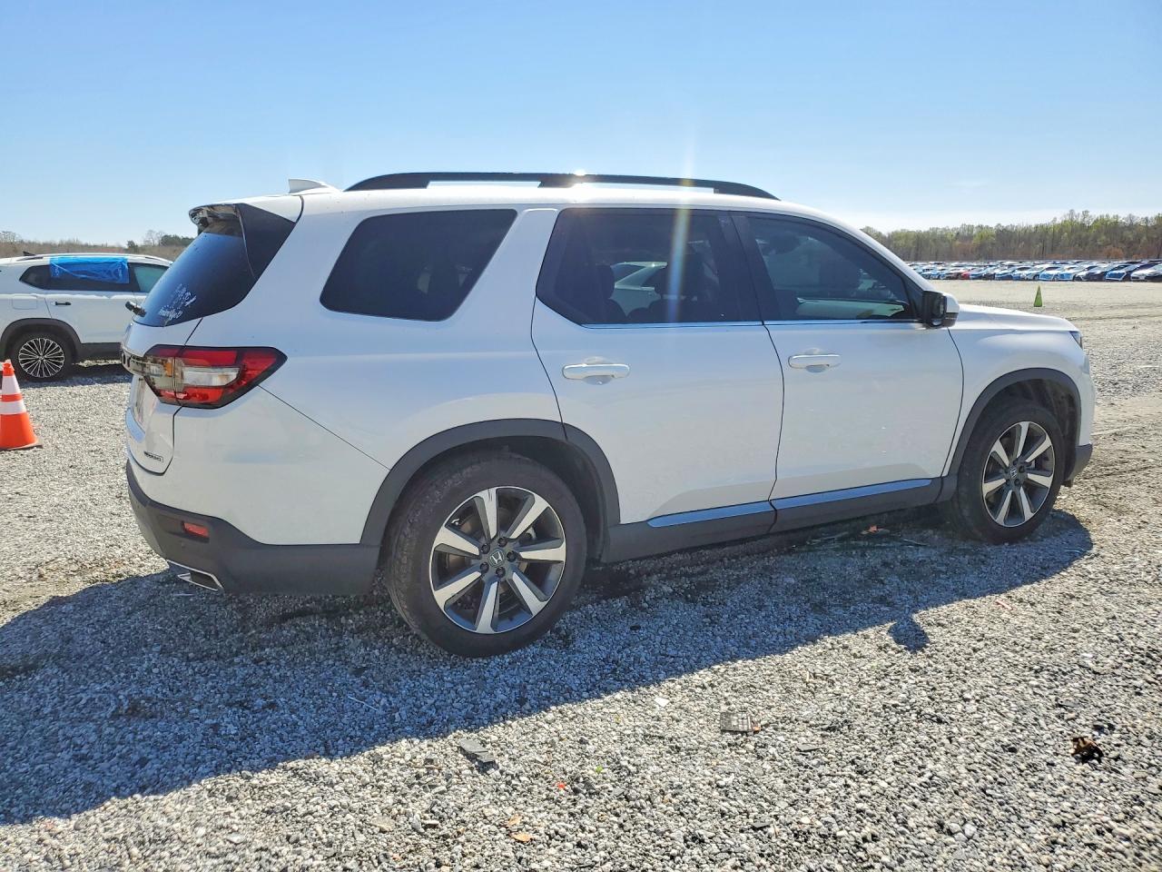 2025 HONDA PILOT TOURING photo 5