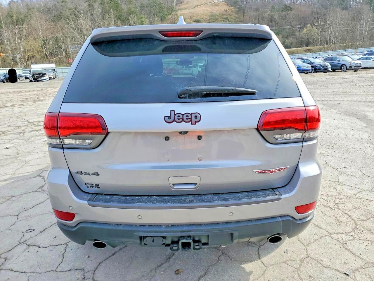 2018 JEEP GRAND CHEROKEE TRAILHAWK photo 11