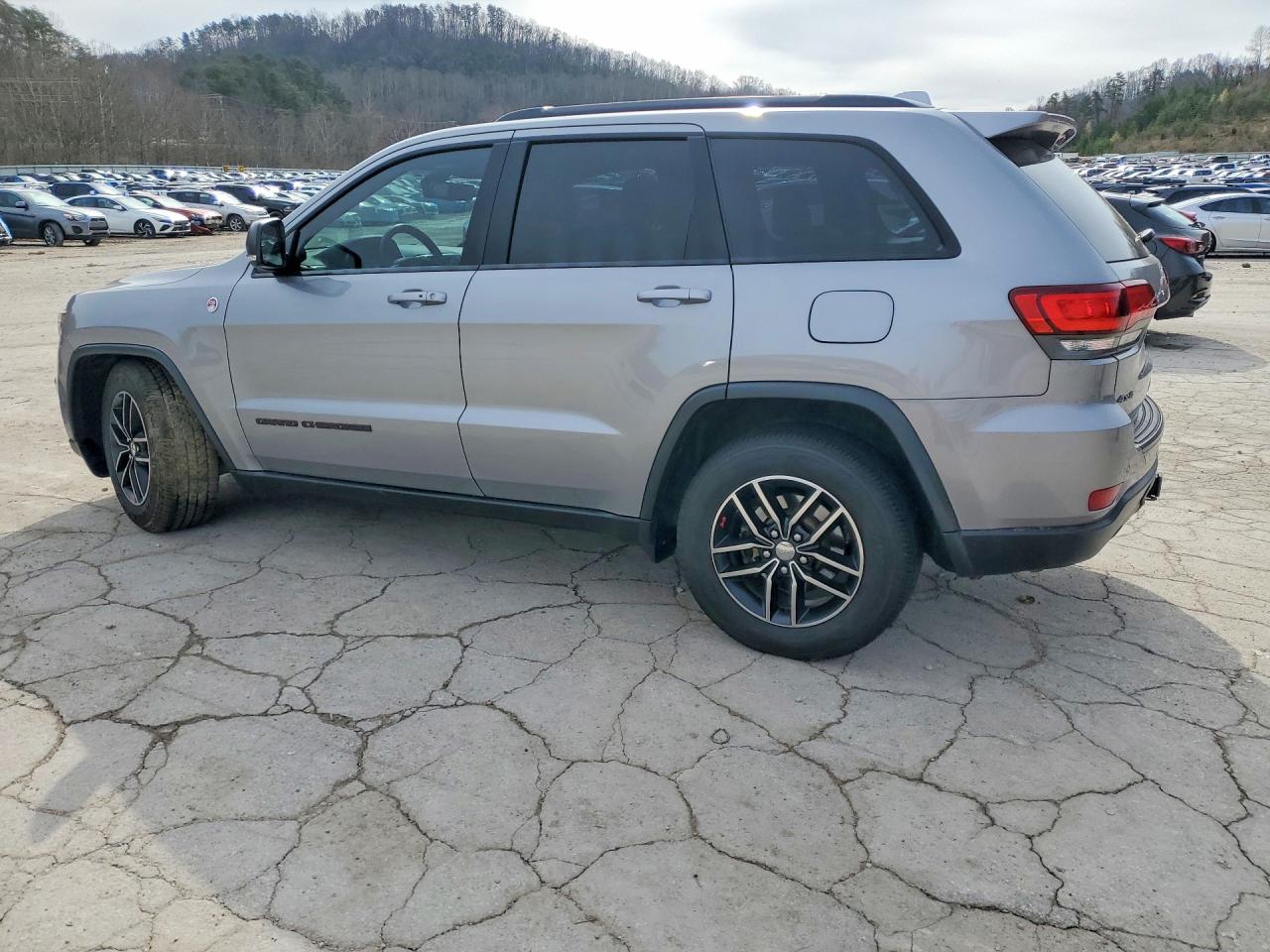 2018 JEEP GRAND CHEROKEE TRAILHAWK photo 3