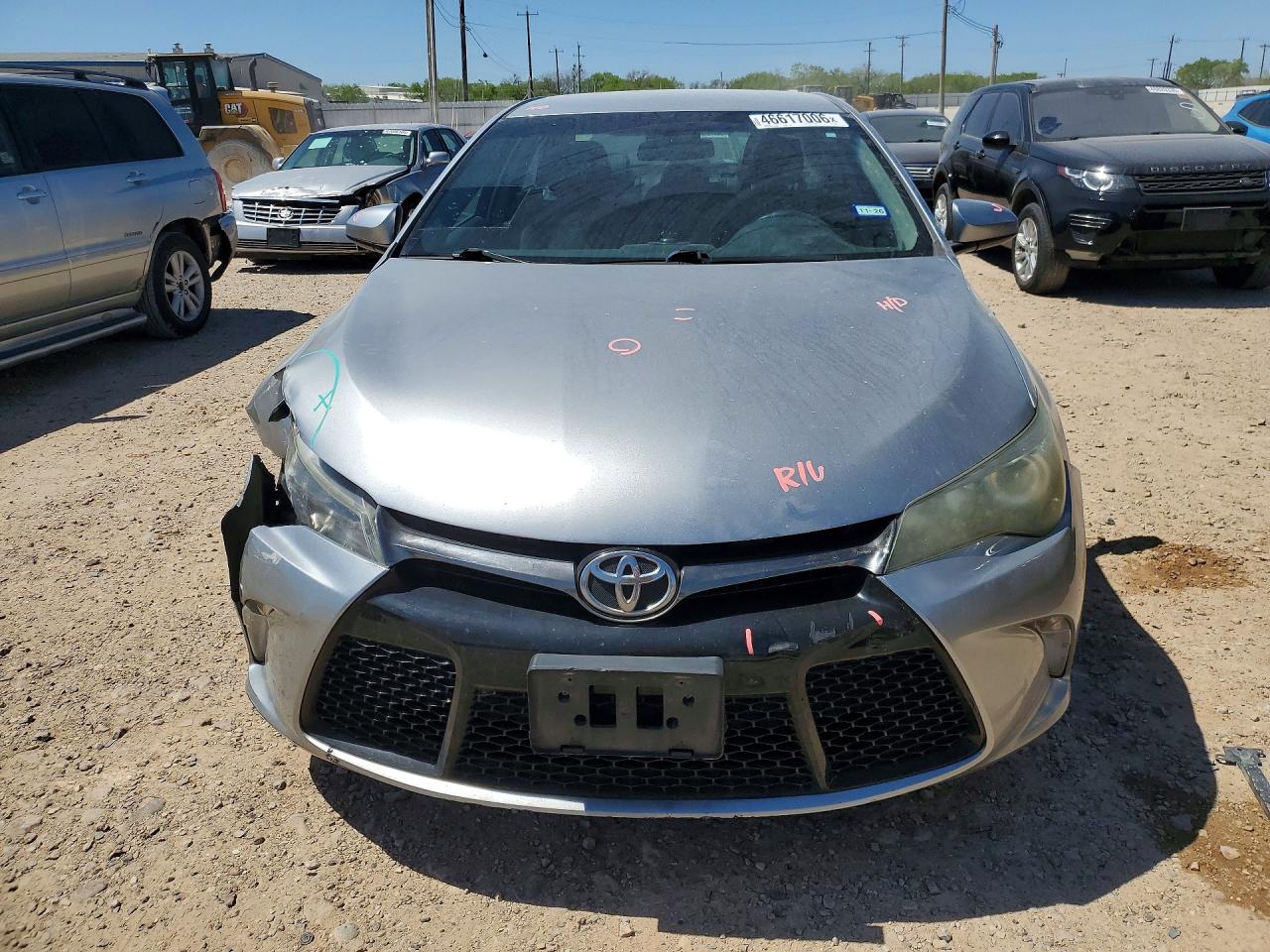 2016 TOYOTA CAMRY SE photo 9