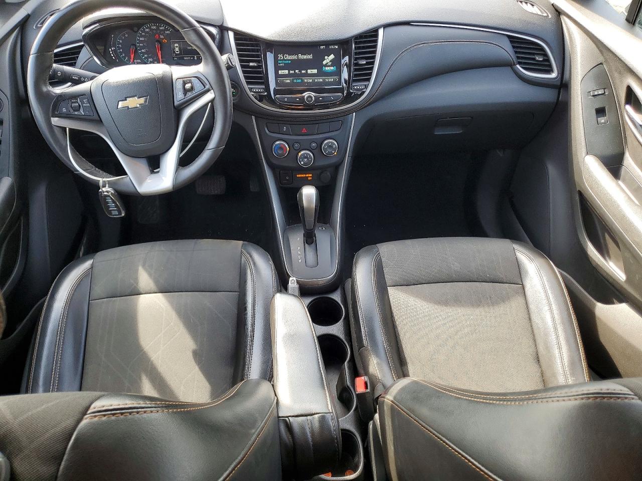 2017 CHEVROLET TRAX 1LT photo 8