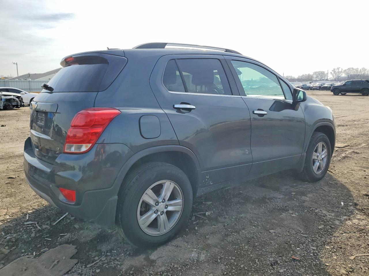 2017 CHEVROLET TRAX 1LT photo 3