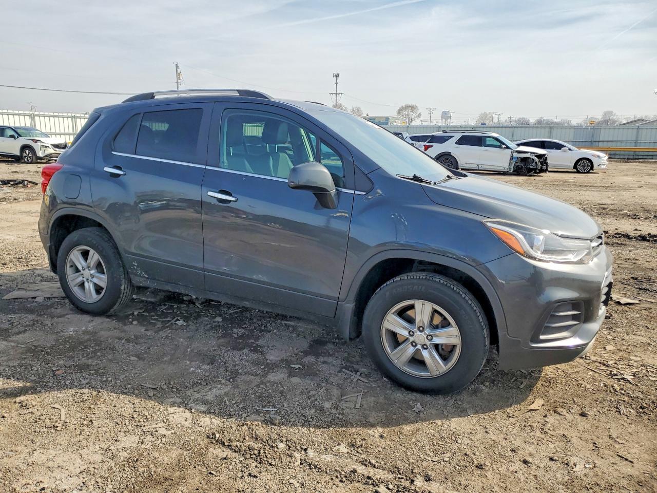 2017 CHEVROLET TRAX 1LT photo 4