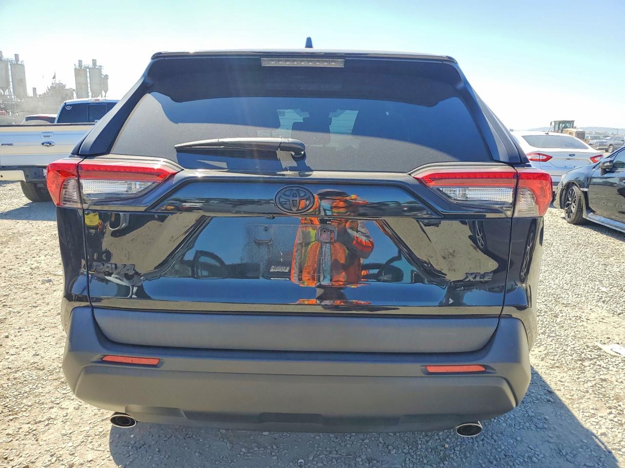 2021 TOYOTA RAV4 XLE photo 11