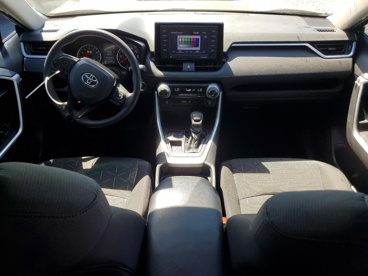 2021 TOYOTA RAV4 XLE photo 15