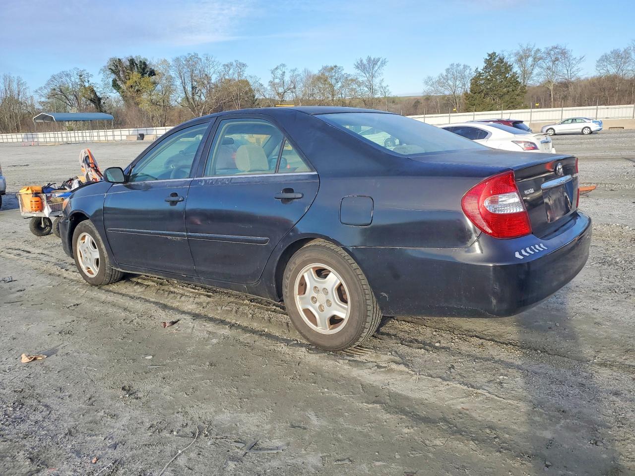 2002 TOYOTA CAMRY LE V6 photo 3