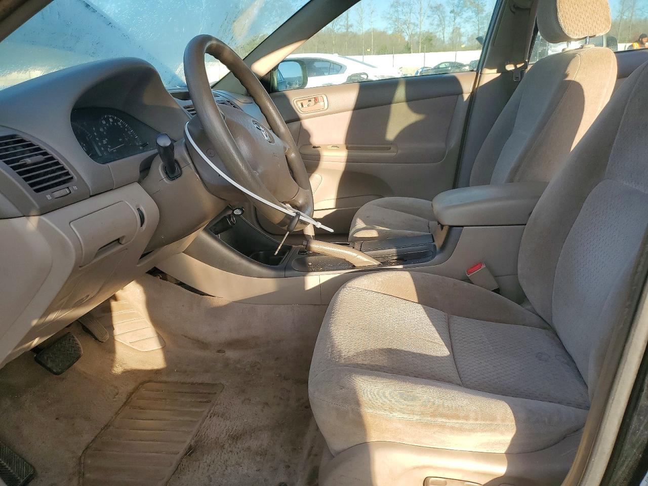 2002 TOYOTA CAMRY LE V6 photo 13